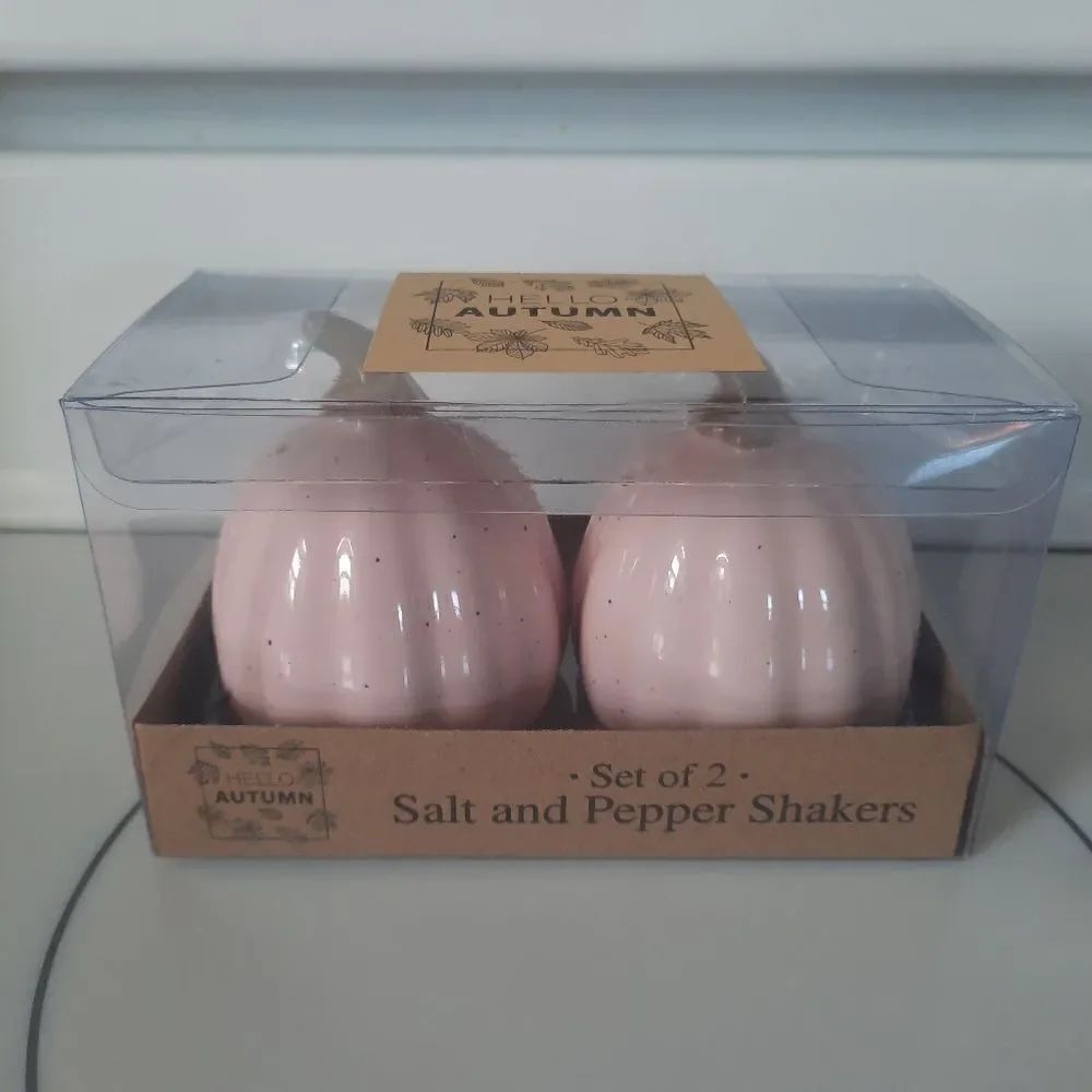 10 Strawberry Street Pumpkin Salt and Pepper Shakers - Picture 2 of 4